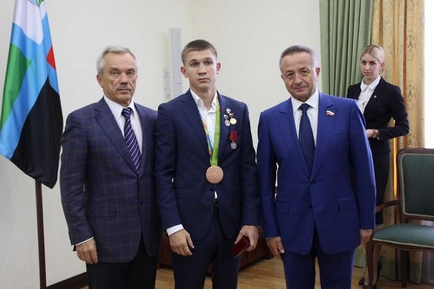 Боксёры-«олимпийцы» получили очередные заслуженные награды