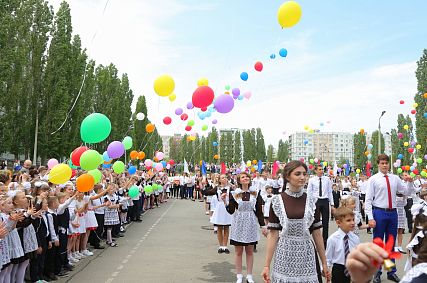 Последний звонок в старооскольских школах (фото и видеорепортаж)