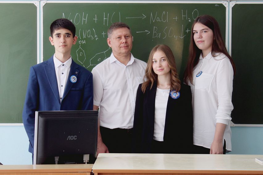 Девять старооскольских выпускников получили по 50 тысяч рублей