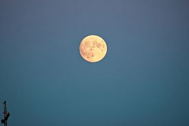 Луна накануне перигея