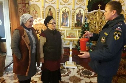 МЧС предупреждает: правила безопасного поведения в храме на Рождество