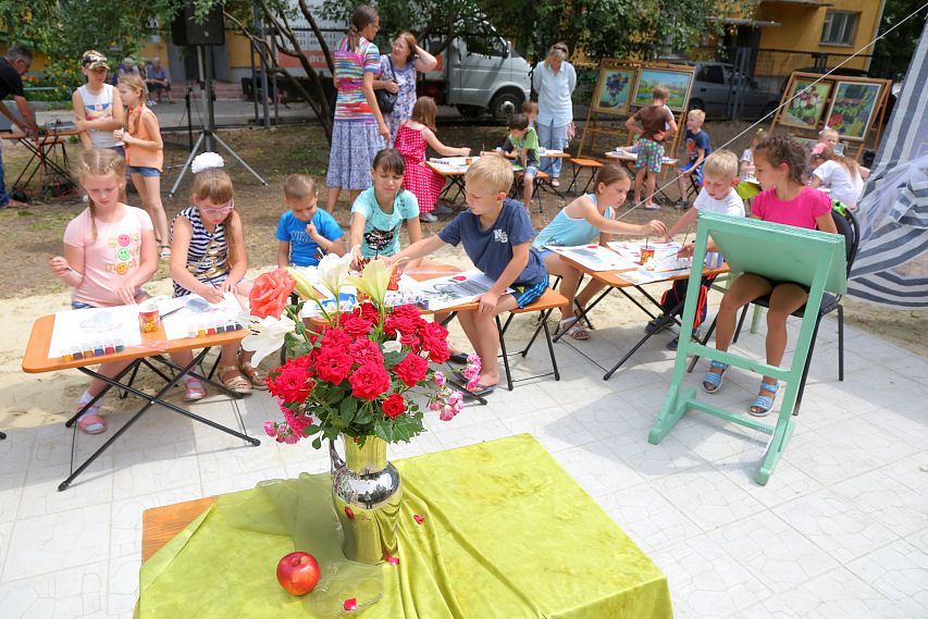 В Старом Осколе открылась интерактивная творческая площадка для детей «Будь художником!»