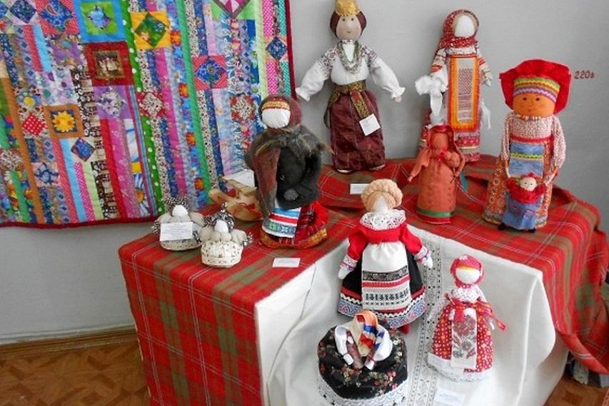 Выставка авторских кукол завершает свою работу в Старом Осколе
