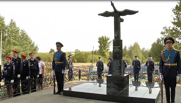 Новый памятник в Дмитриевке