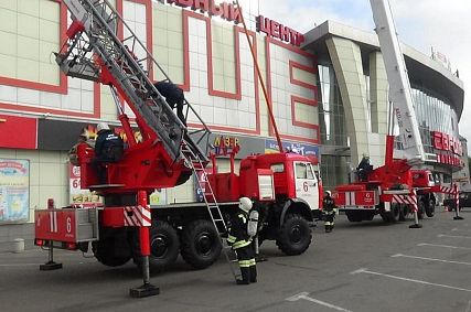 В старооскольском ТРЦ «БОШЕ» потушили условный пожар