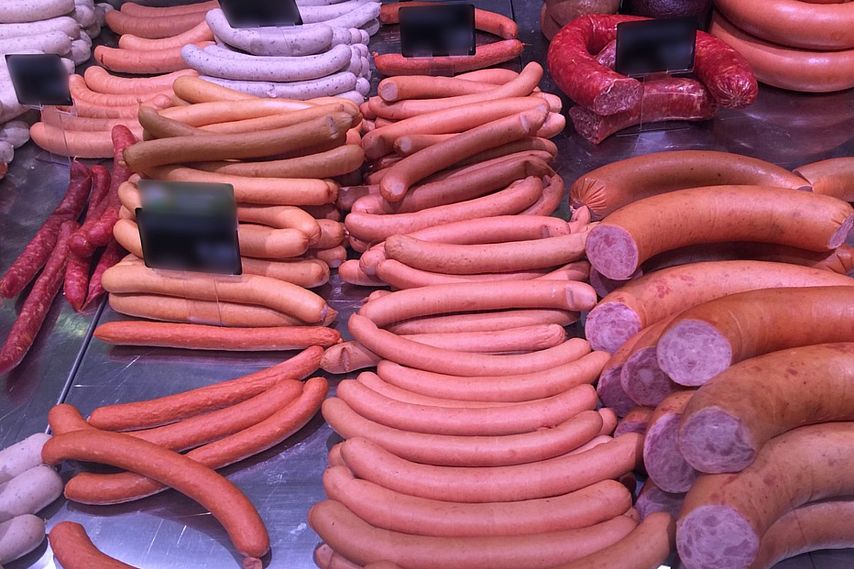Белгородская межобластная ветлаборатория нашла в сосисках и колбасе субстанцию из костей вместо мяса