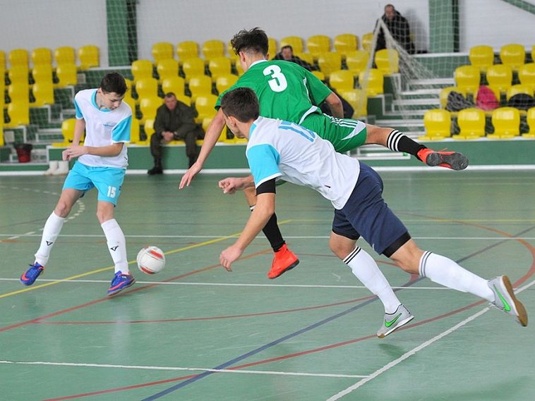 Команды старооскольских школьников представят регион на Первенстве ЦФО по мини-футболу