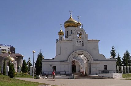 На территории храма Рождества Христова возводят Дом Причта