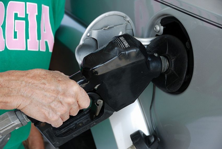 Российское правительство пообещало сдержать рост цен на бензин