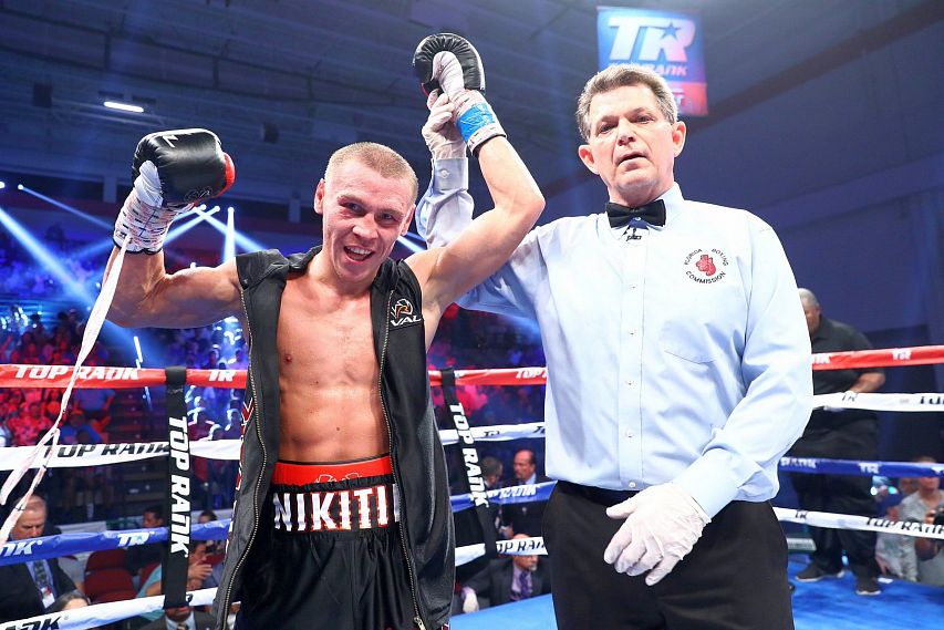 Староосколец Владимир Никитин начал путь в профессиональном боксе с победы