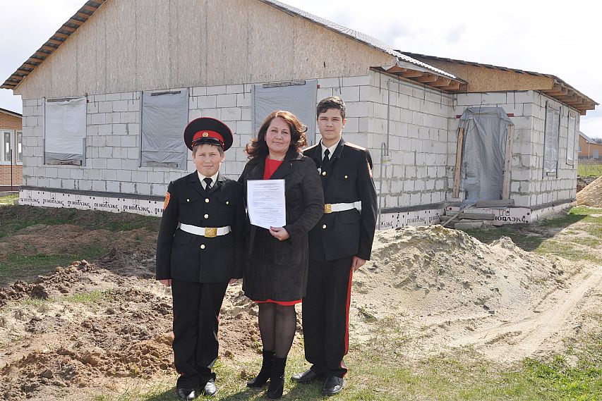 В Старооскольском округе сельский врач получила 675 тысяч рублей на строительство дома
