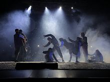 В Старом Осколе артисты Новоуральского театра показали музыкальный спектакль «Серебряное копытце»