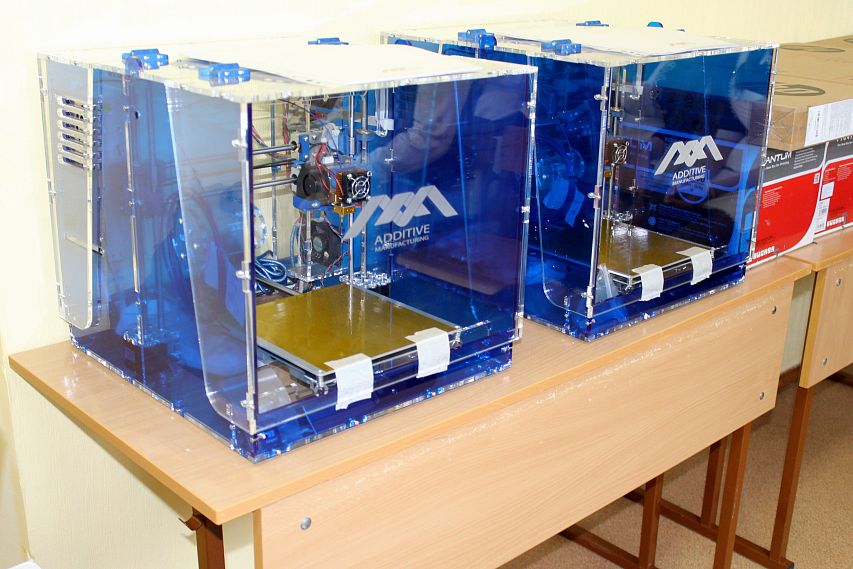 Фонд «Поколение» Андрея Скоча вручил детям 3D-принтеры