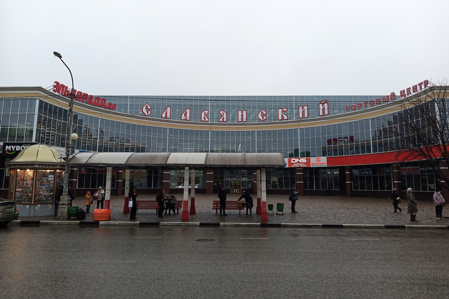 В Старом Осколе на две недели перенесут автобусную остановку на улице Ленина