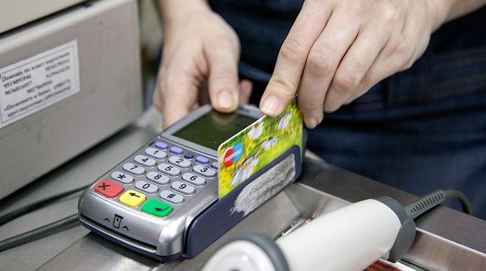 Оскольчанке грозит срок за кражу денег с банковской карты