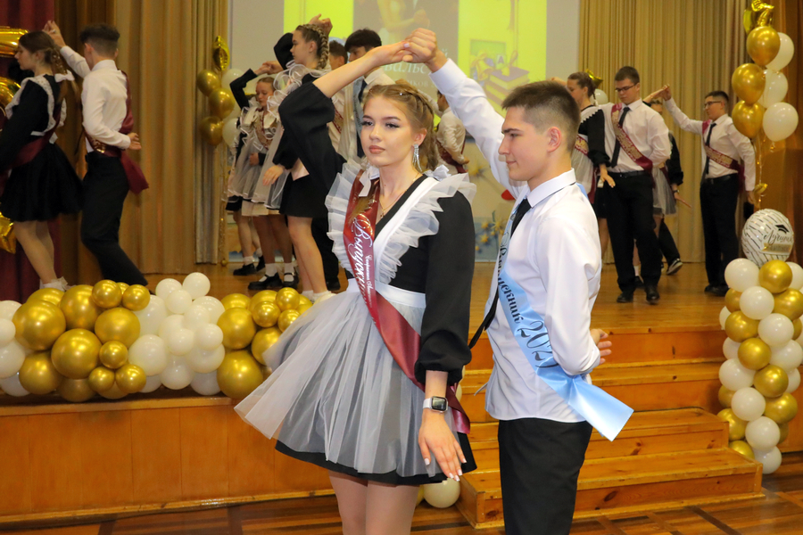 Определены единые дни последнего звонка и выпускного в 2026 году в России