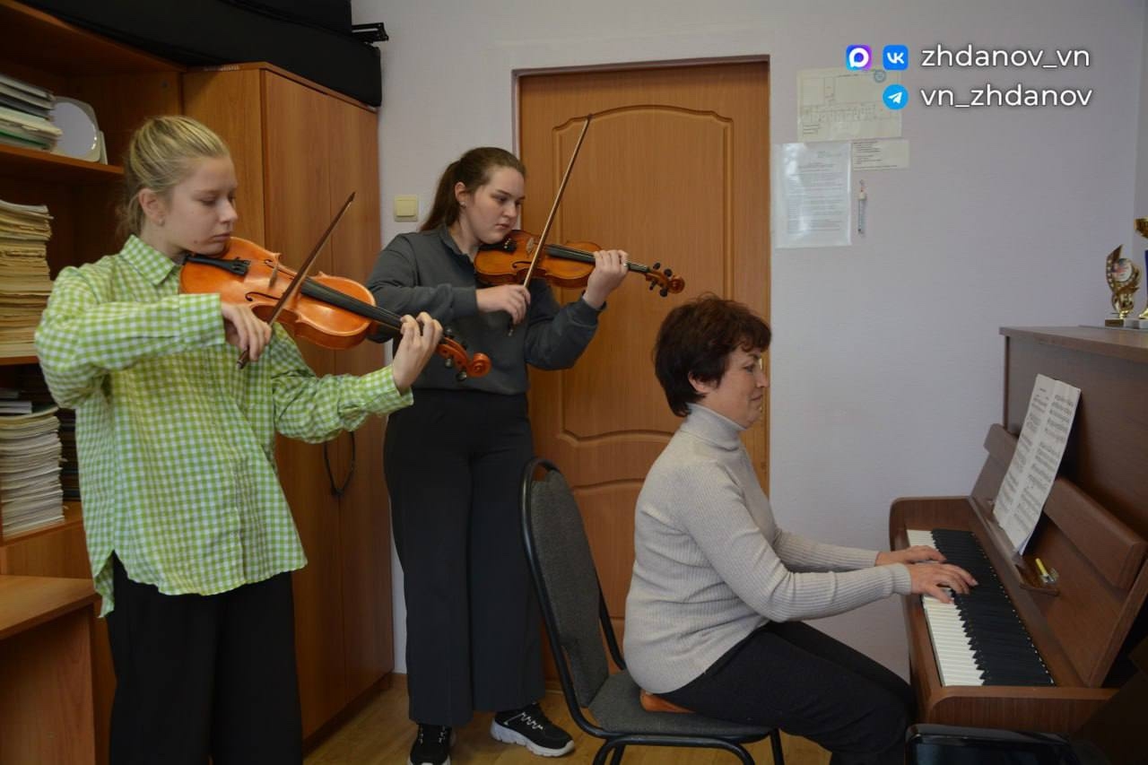 Сельские школы искусств в Старооскольском округе получили новые инструменты