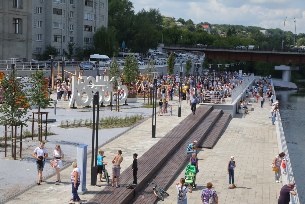 В День города в Старом Осколе хотят провести световое шоу, цветочный фестиваль и парад оркестров