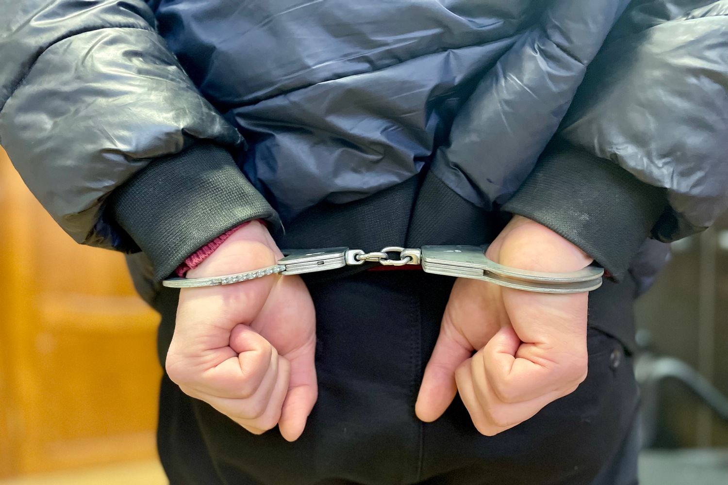 Силовики задержали замглавы и руководителя аппарата администрации Старого Оскола