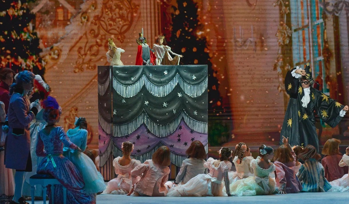 Старооскольцы побывали в Кремлёвском Дворце на балете Щелкунчик