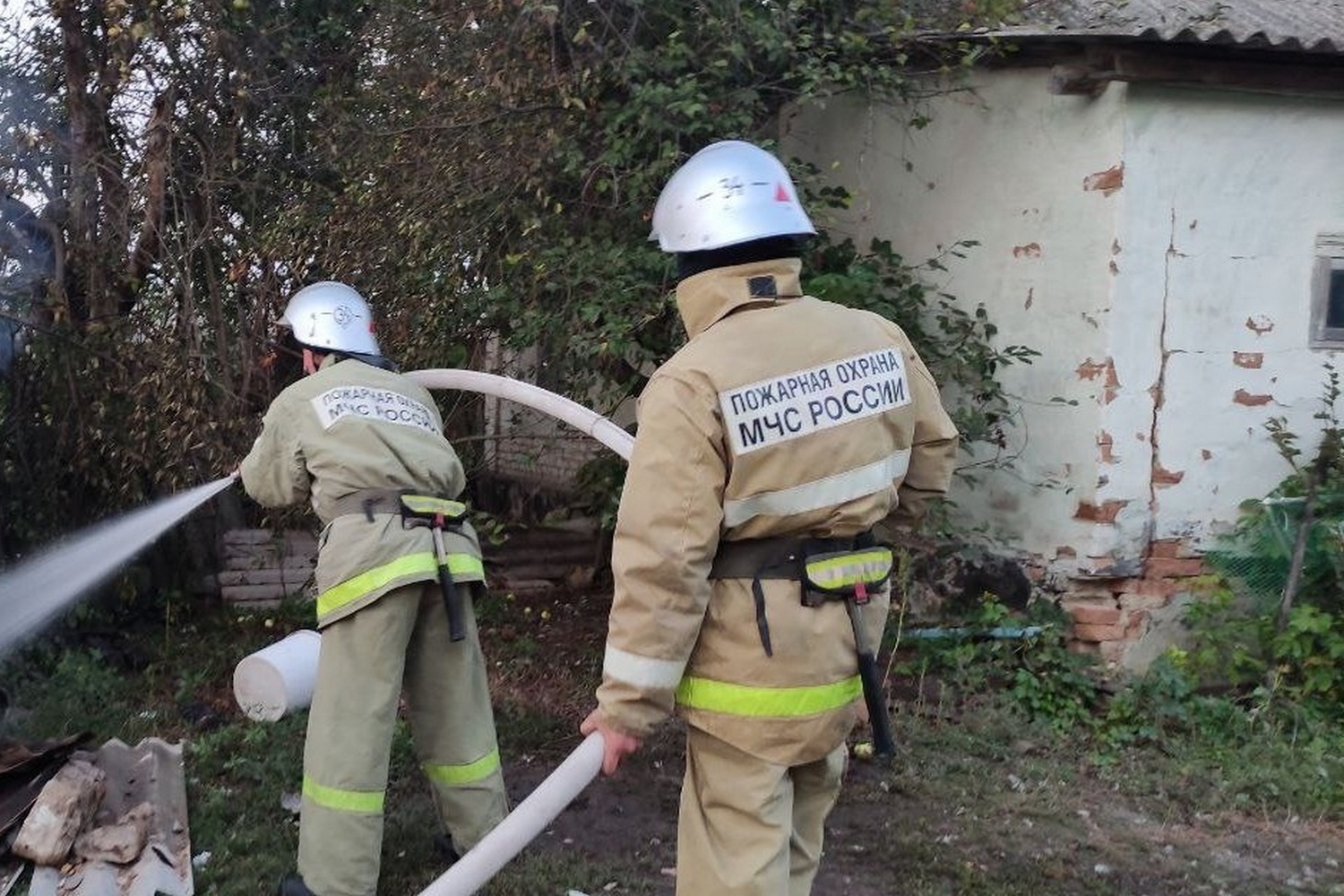 В старооскольском хуторе поздним вечером сгорела Волга