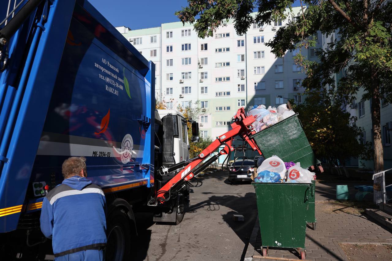 Расчистку мусора в проблемных районах Старого Оскола поручили новому перевозчику  Экотрансу