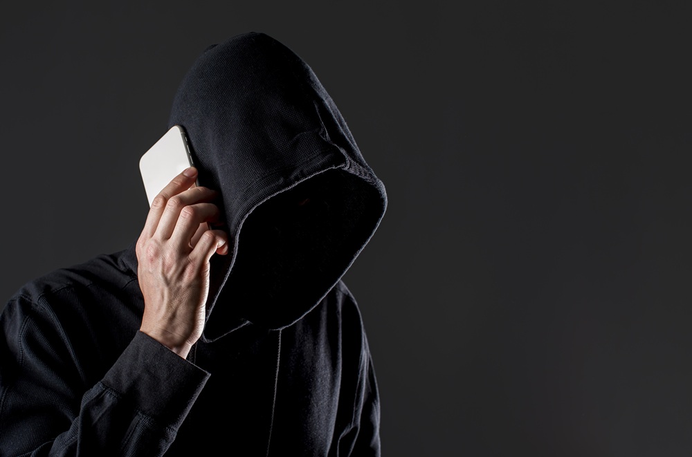 Старооскольцев предупреждают о новой схеме обмана: мошенники предлагают установить родительский контроль