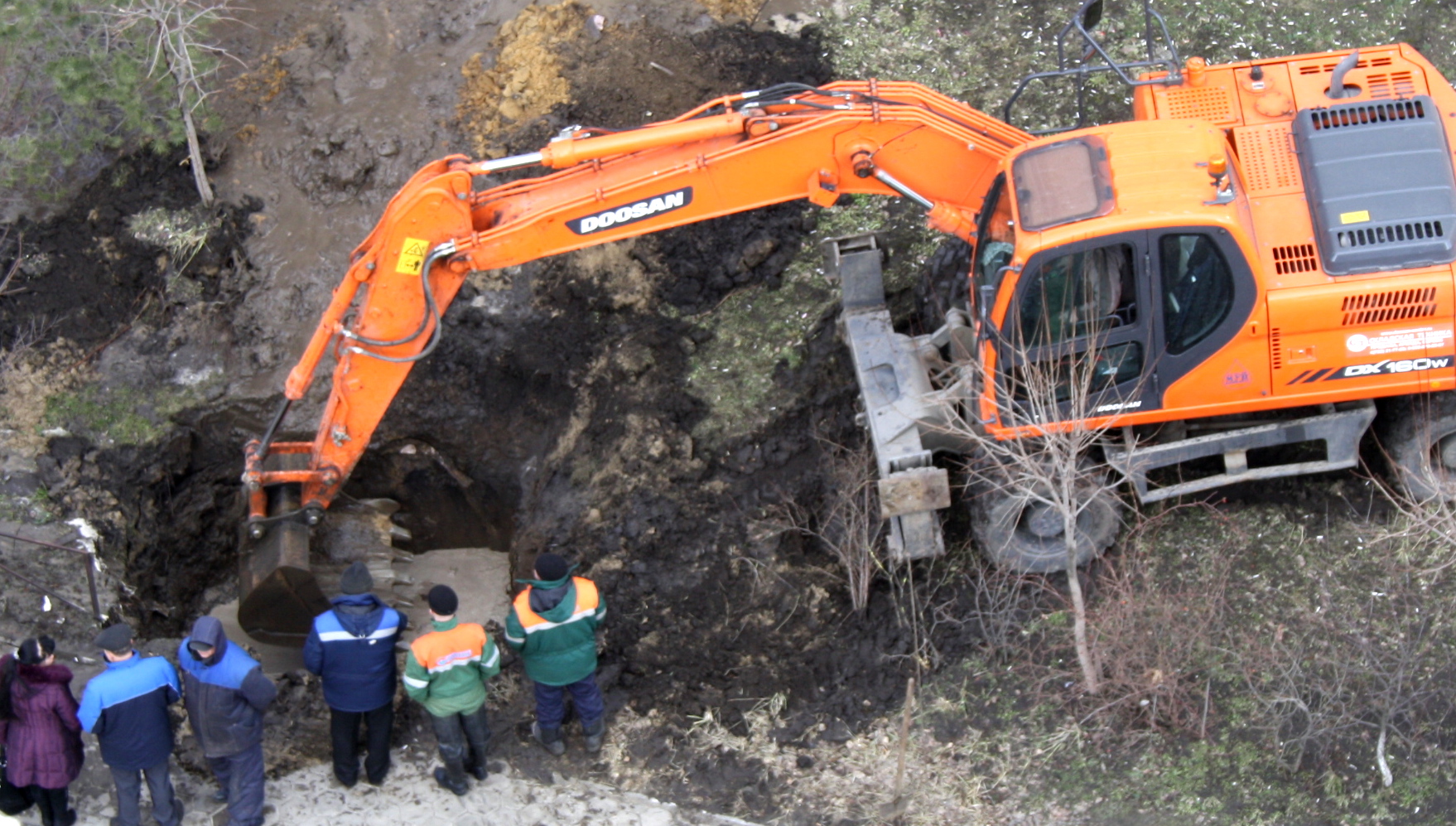 Очередной порыв оставил без воды жителей микрорайона Зелёный лог в Старом Осколе