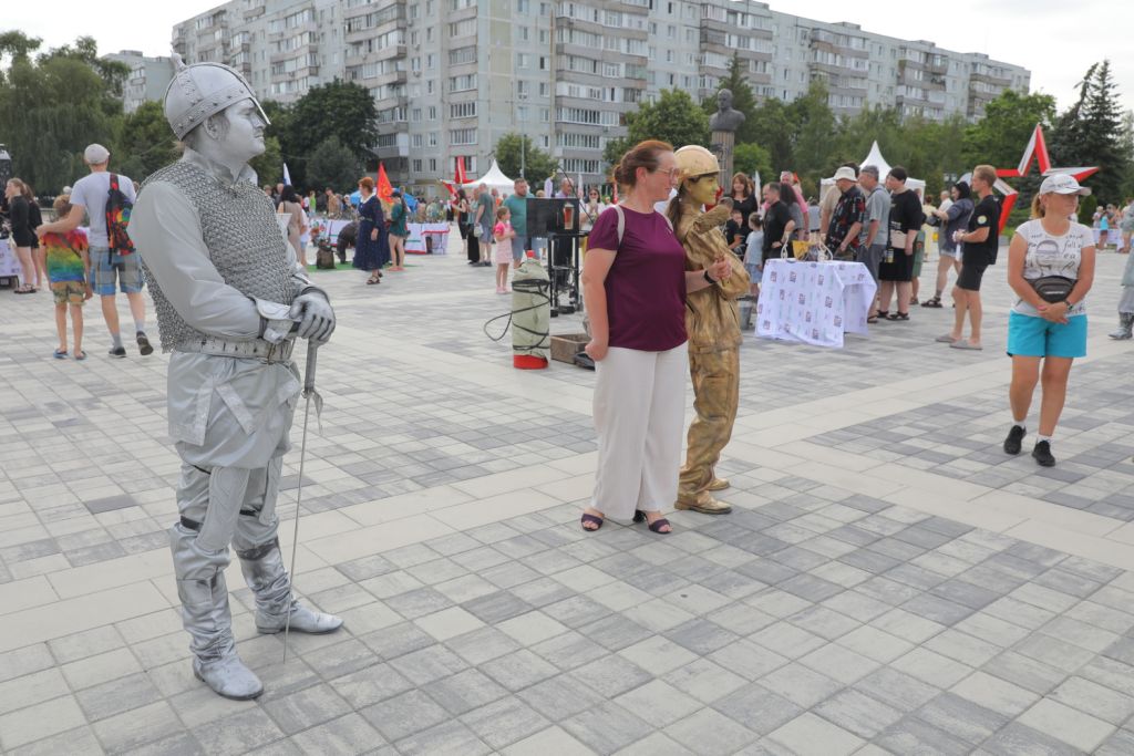 Статуи.JPG