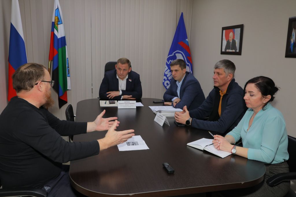 Протоиерей и Чернов.JPG