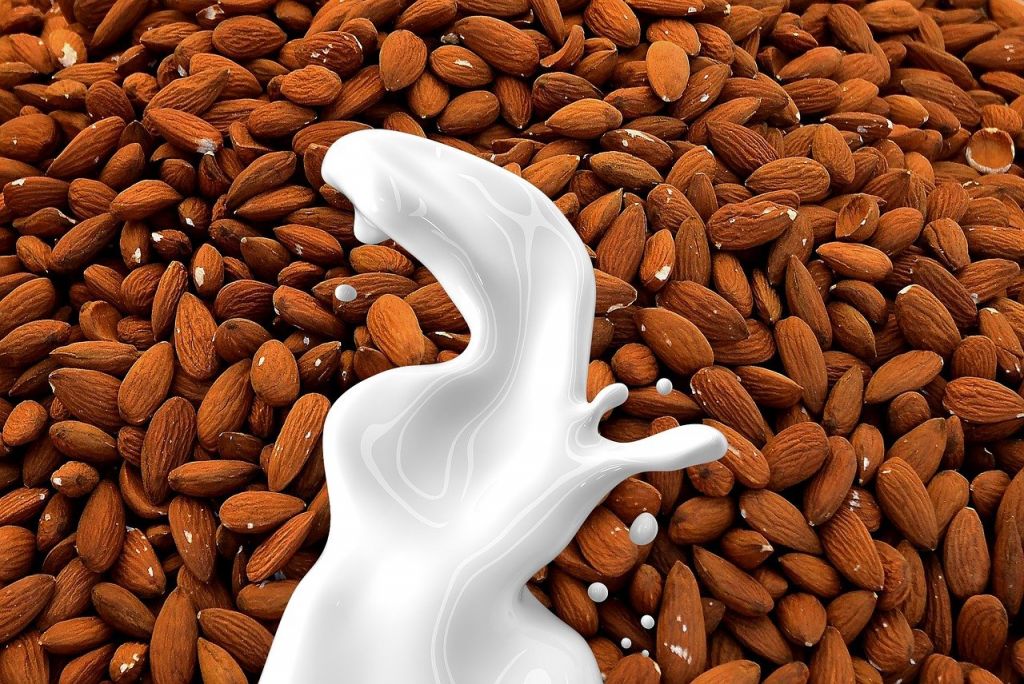 almond-milk-1623610_1280.jpg