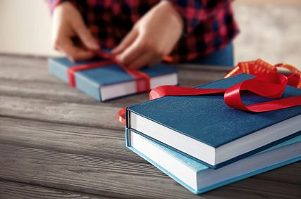 Книга – лучший подарок: какую книгу вы бы выбрали близкому человеку