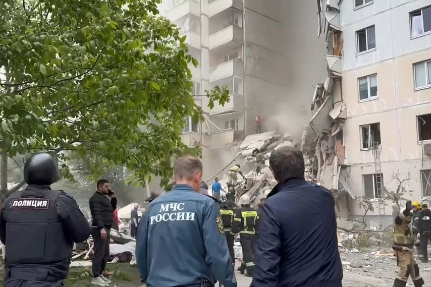 В белгороде обрушился целый подъезд. В белгороде обрушился целый подъезд