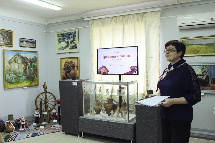 В Старооскольском художественном музее открылась выставка «Древняя станица»