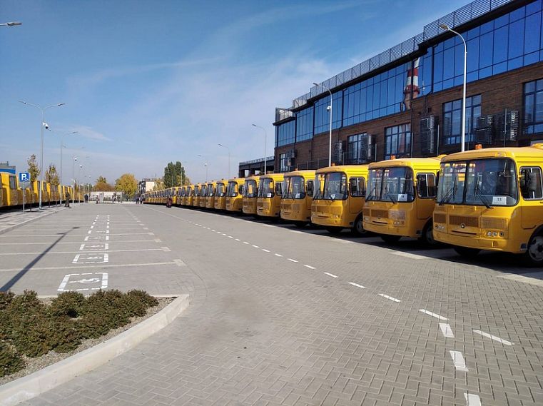 3 школы Старооскольского округа получили новые автобусы