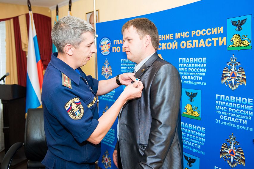 Староосколец Павел Ушаков удостоен награды МЧС РФ