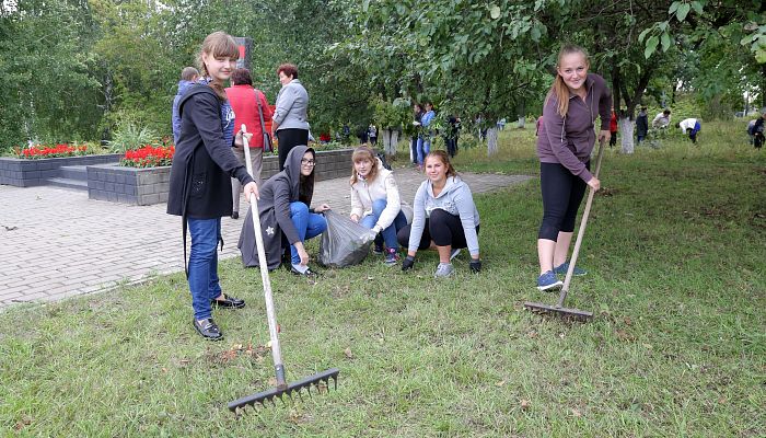 Ученики каплинской школы в Федосеевке восстанавливают Парк революции