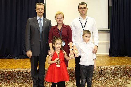Семья работников ОЭМК — лучшая металлургическая семья года