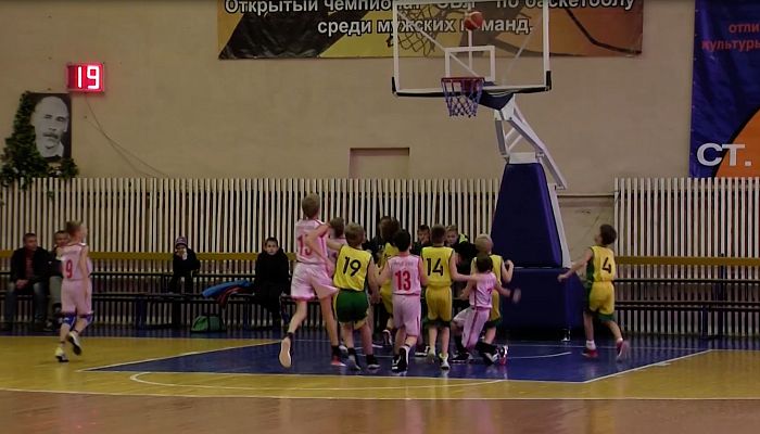 Турнир по баскетболу памяти Леонида Матюшова в Старом Осколе
