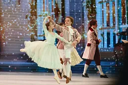 Тысячи мальчишек и девчонок увидели балет Щелкунчик в Государственном Кремлёвском дворце