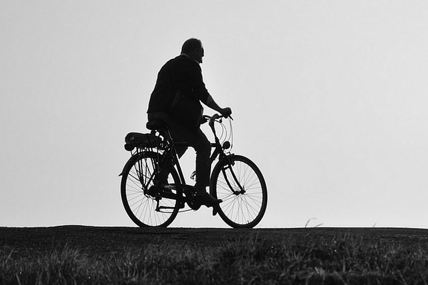 Килограмм растительного наркотика вёз нетрезвый староосколец на велосипеде
