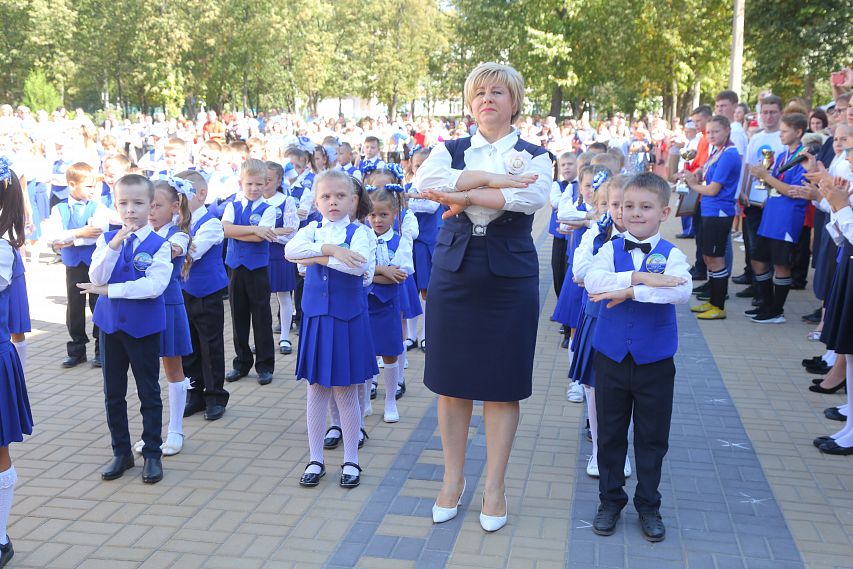 1 сентября 2020 года за парты сели более трёх тысяч первоклассников Старооскольского округа