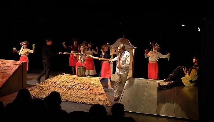 Спектакль-эксперимент «Долина Аистов» на сцене театра для детей и молодежи Старого Оскола 