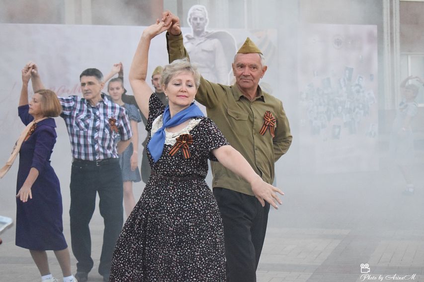 В Белгороде прошёл традиционный Бал Победы под открытым небом