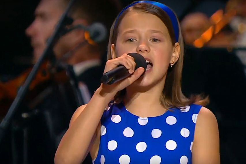 Юная оскольчанка Карина Антипова выступила на юбилейном концерте Александры Пахмутовой