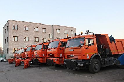 Старооскольские коммунальщики переоборудуют технику к зиме