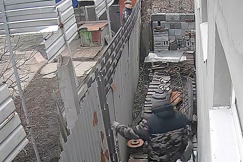 Староосколец обвинил соседа в умышленной порче забора