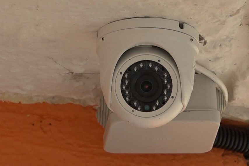Во дворах многоэтажных домов Старого Оскола начали устанавливать камеры видеонаблюдения