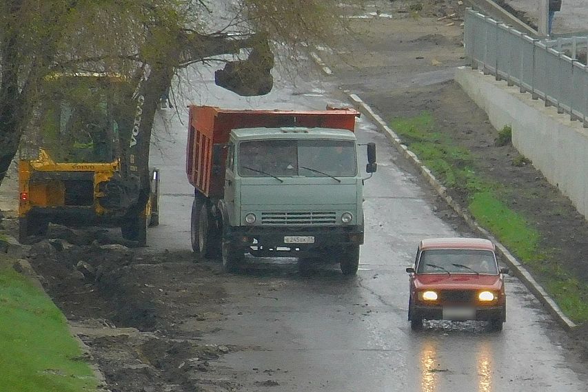 В Старом Осколе продолжается ремонт дорог и путепроводов
