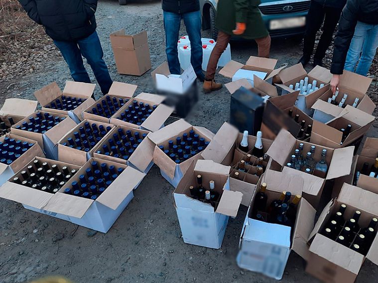 Старооскольская полиция изъяла около 3 тонн нелегального алкоголя